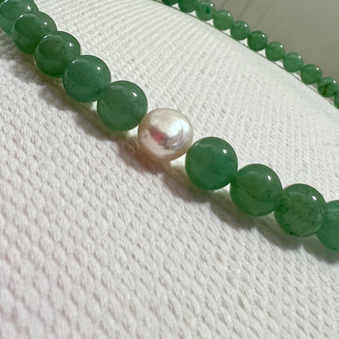 Grade AAA freshwater pearl detail on aventurine necklace by elsket
